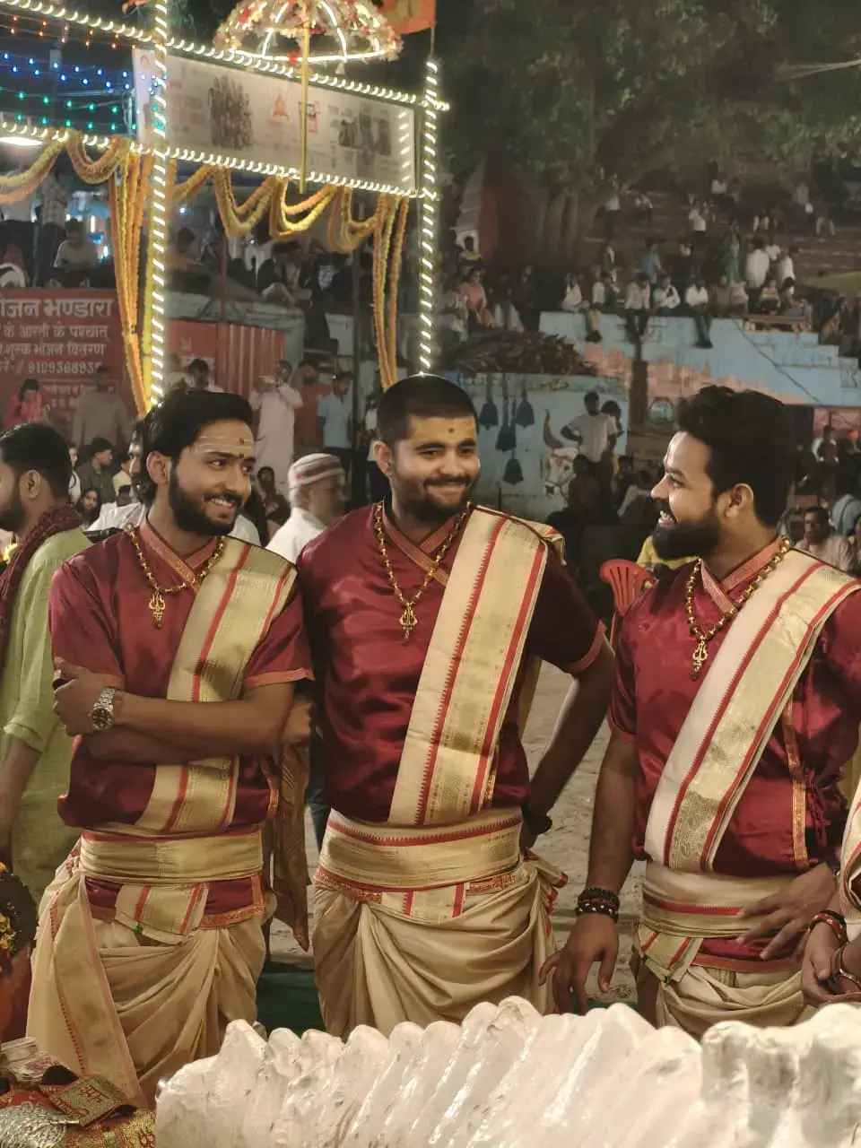 Ganga Aarti ceremony at Dashashwamedh Ghat